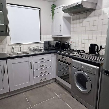 Contemporary City Centre Flat Белфаст Экстерьер фото
