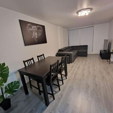 Contemporary City Centre Flat Белфаст Экстерьер фото